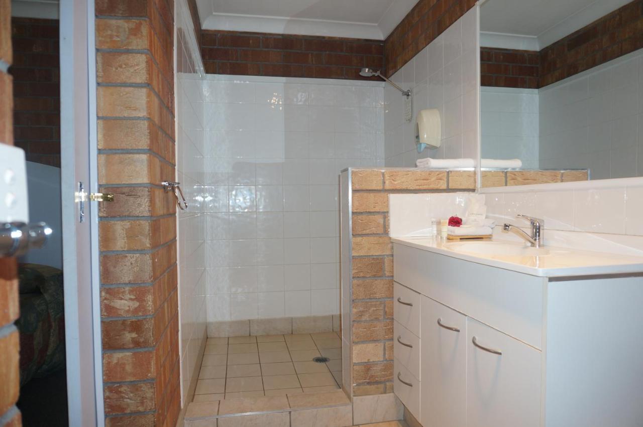 Miles Outback Motel Szoba fotó